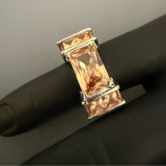 Sterling Silver Faux Morganite Statement Ring
Size 7 NWOT - Picture 1 of 7